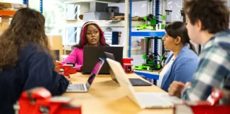 Jakie kompetencje miękkie są kluczowe na rynku pracy? sopocka.edu.pl - 199-jakie-kompetencje-miekkie-sa-kluczowe-na-rynku-pracy.webp